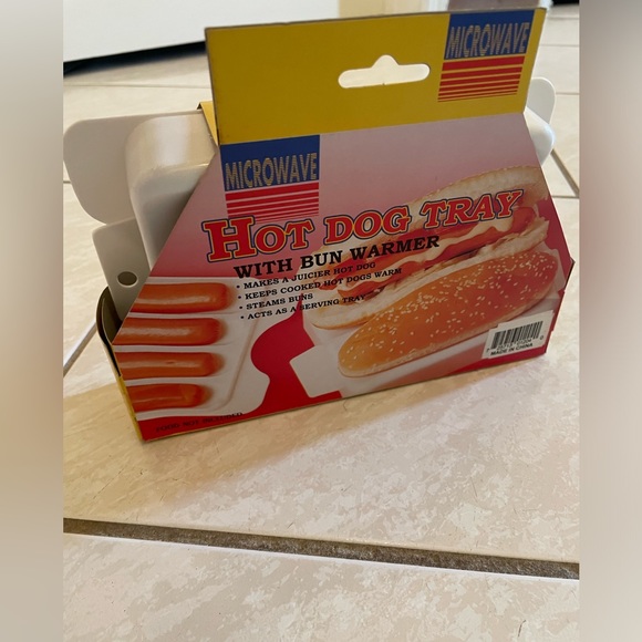 Microwave Hot Dog Tray With Bun Warmer - Picture 4 of 9